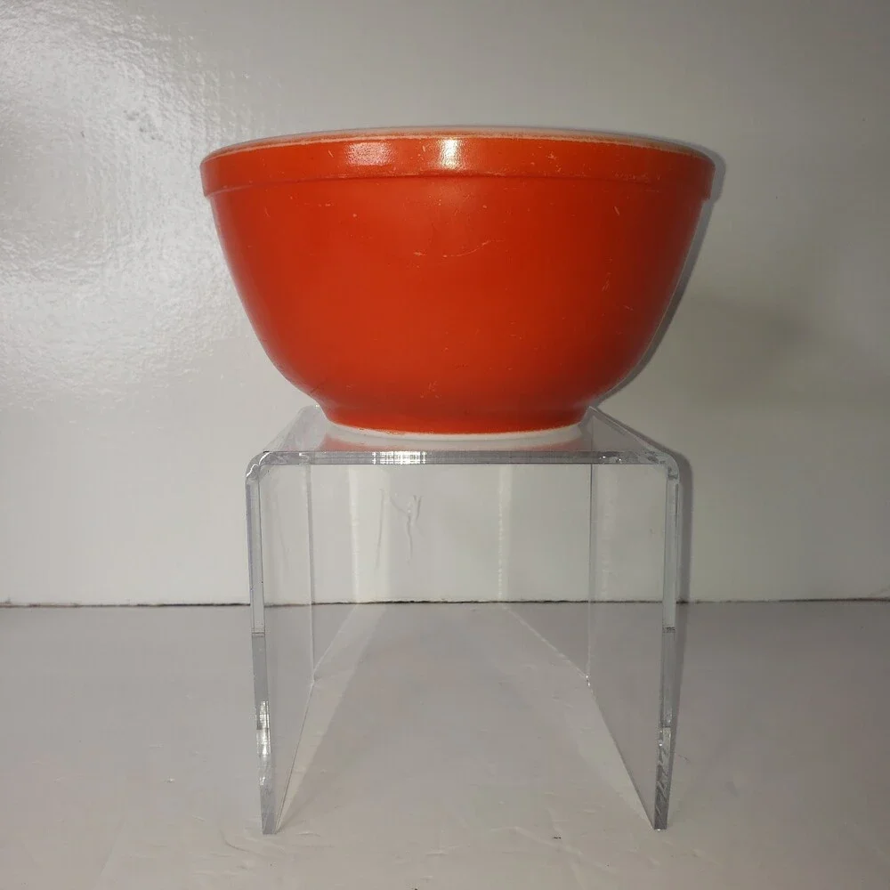 Pyrex vintage orange